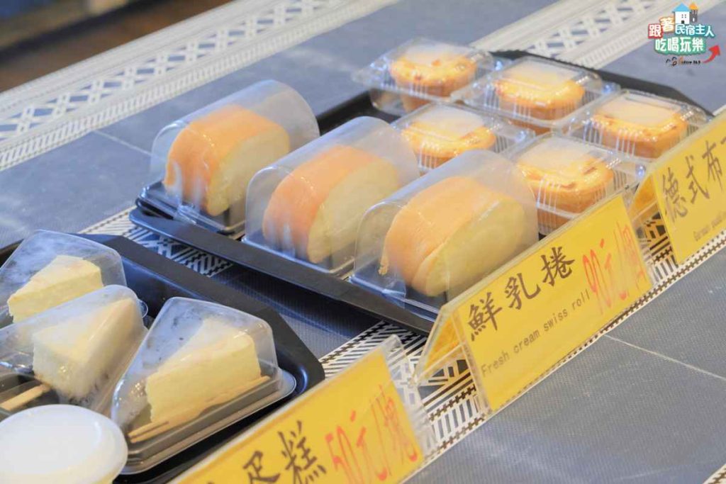 瑞穗牧場內神情傲嬌的鴕鳥近距離拍攝畫面