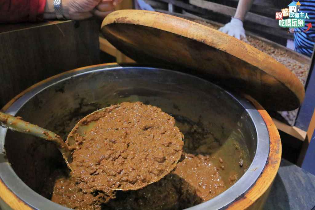 新味醬油限定款紅藜醬油與馬告醬油,融入花蓮在地原民食材的特色風味