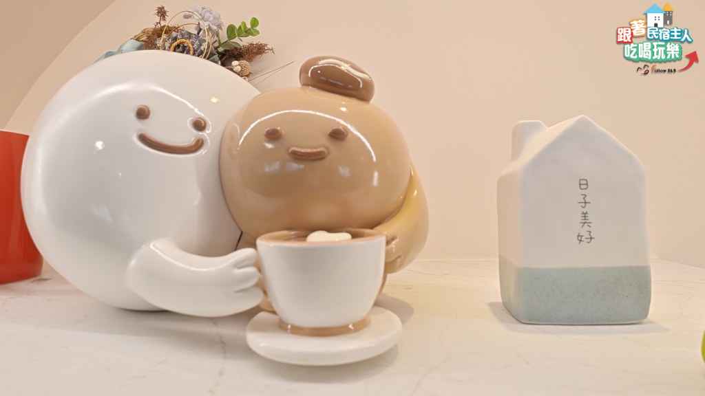 咖兜用餐區長桌與多人桌座位,多組客人正在用餐
